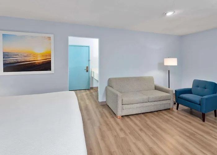 Days Inn & Suites By Wyndham Siler City