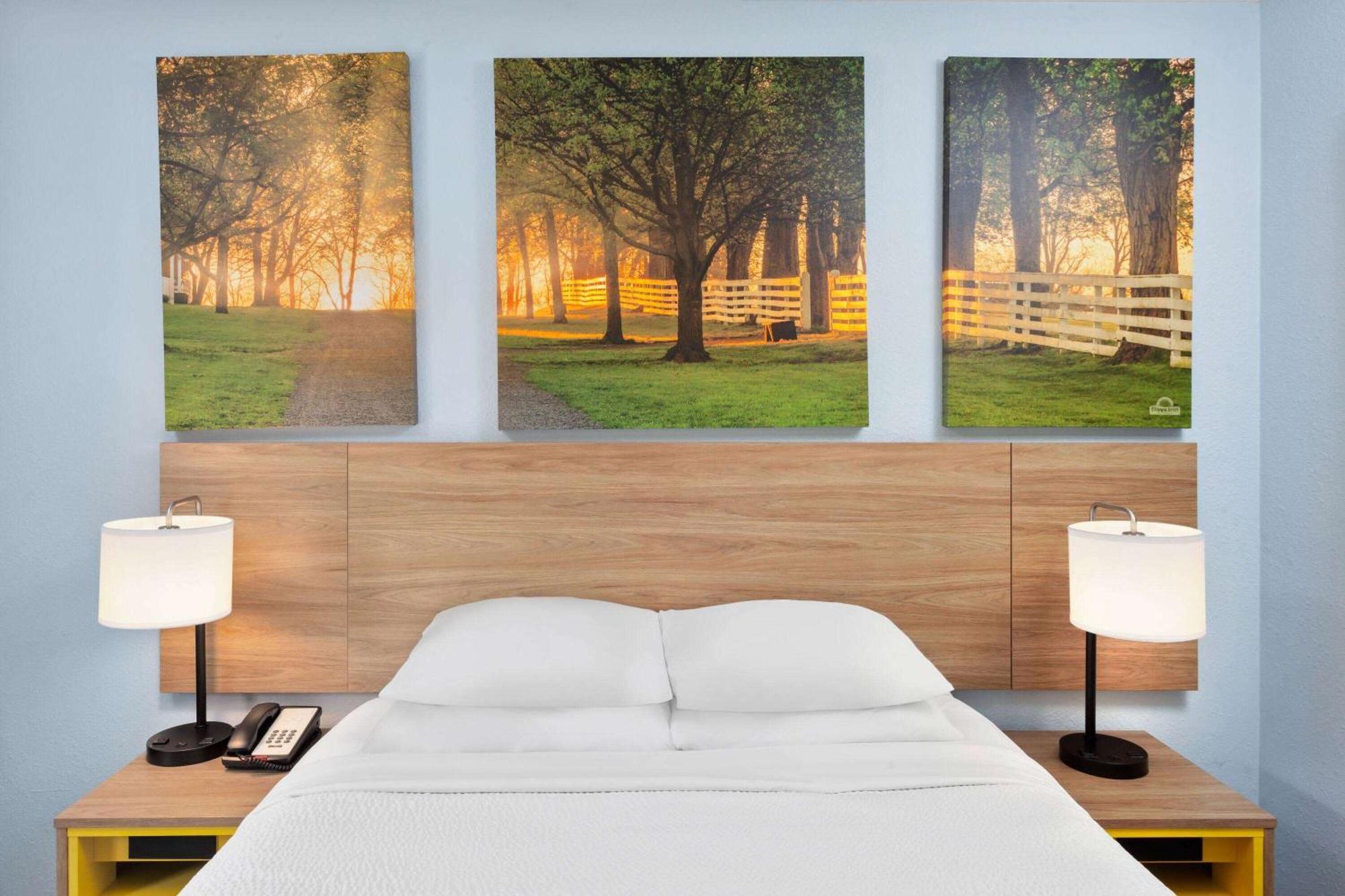 Days & By Wyndham Siler Hotel Siler City