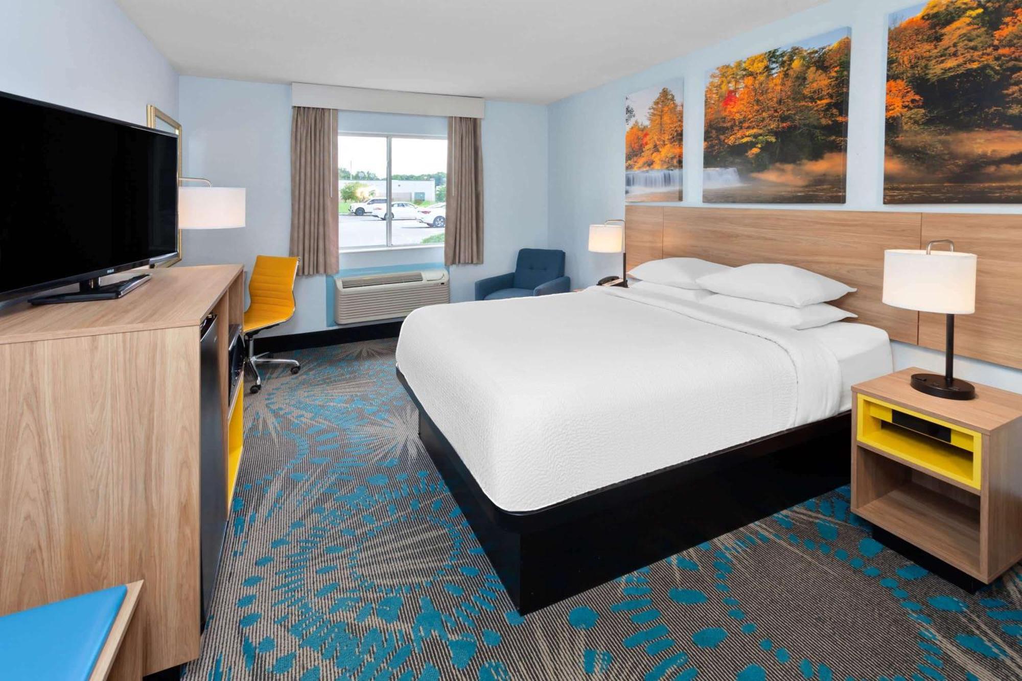 Days & By Wyndham Siler Hotel