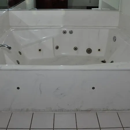Days Inn & Suites By Wyndham Siler City Room photo